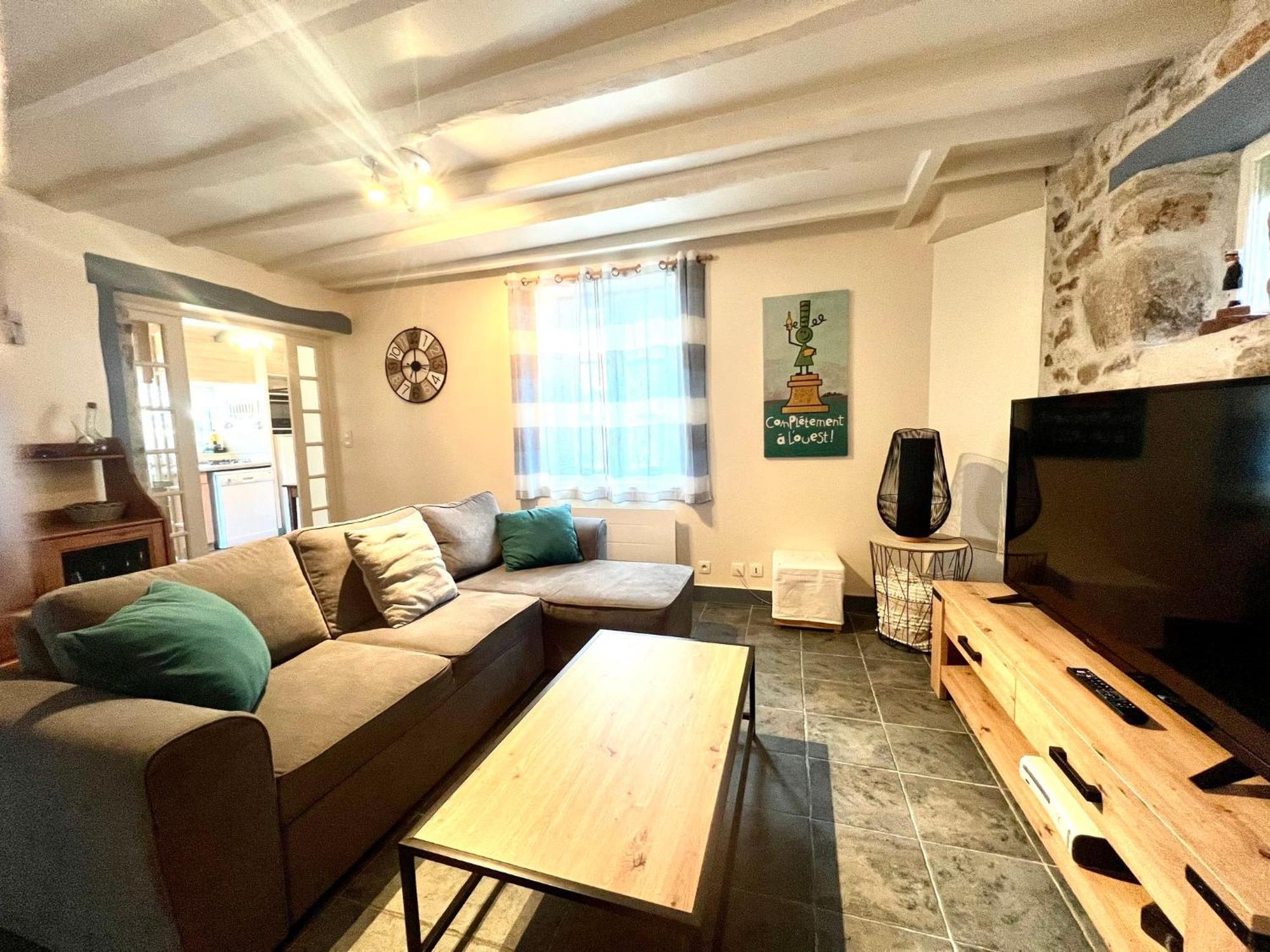 Holiday home Penty Du Belou, Cozy, En Pleine Campagne, 1 A 6 Personnes Mellac